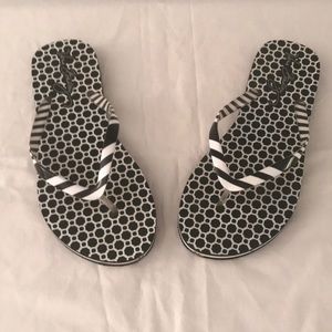 Vera Bradley flip flops